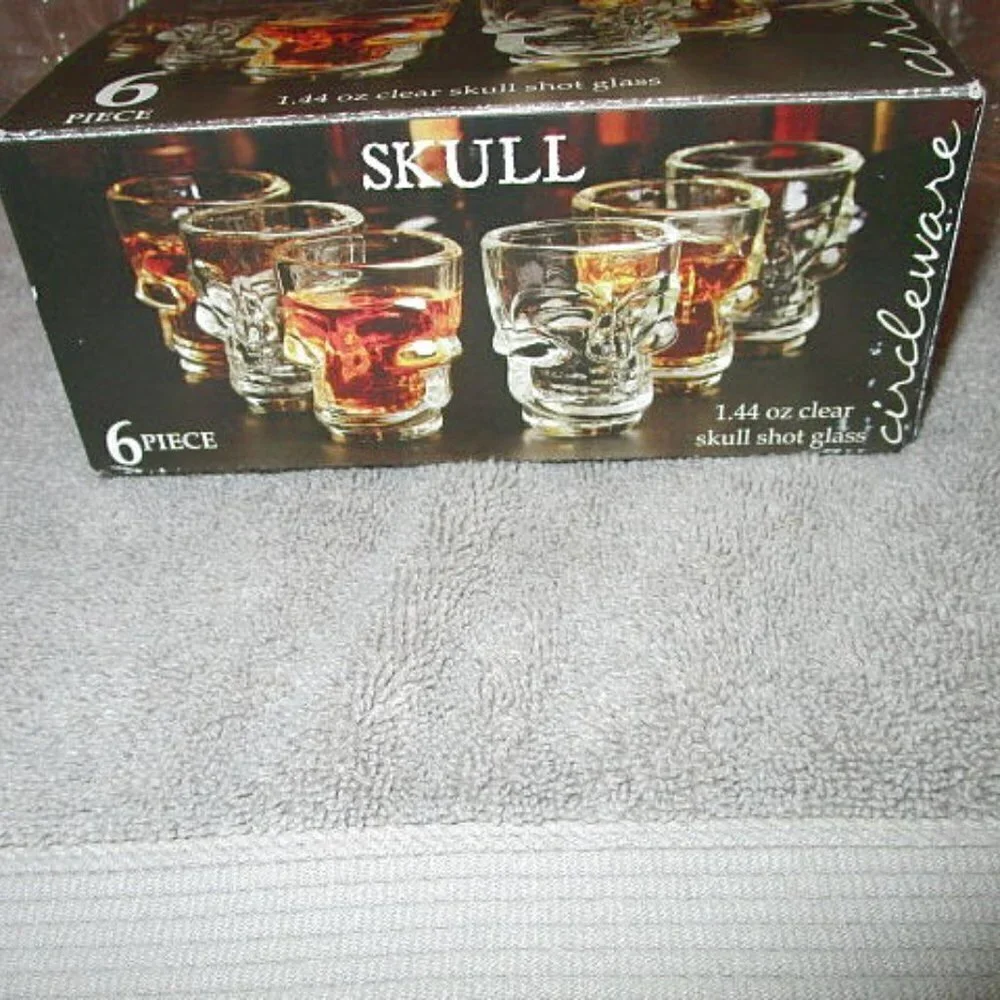Glass Skull Shot Glasses Set Of 6 Gothic Punk Halloween Party Emo Man Cave NEW